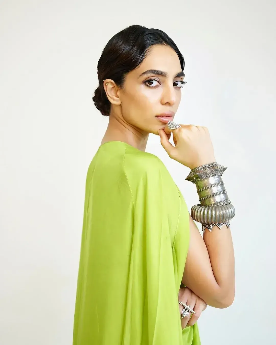 BOLLYWOOD ACTRESS SOBHITA DHULIPALA IMAGES IN GREEN SAREE 5